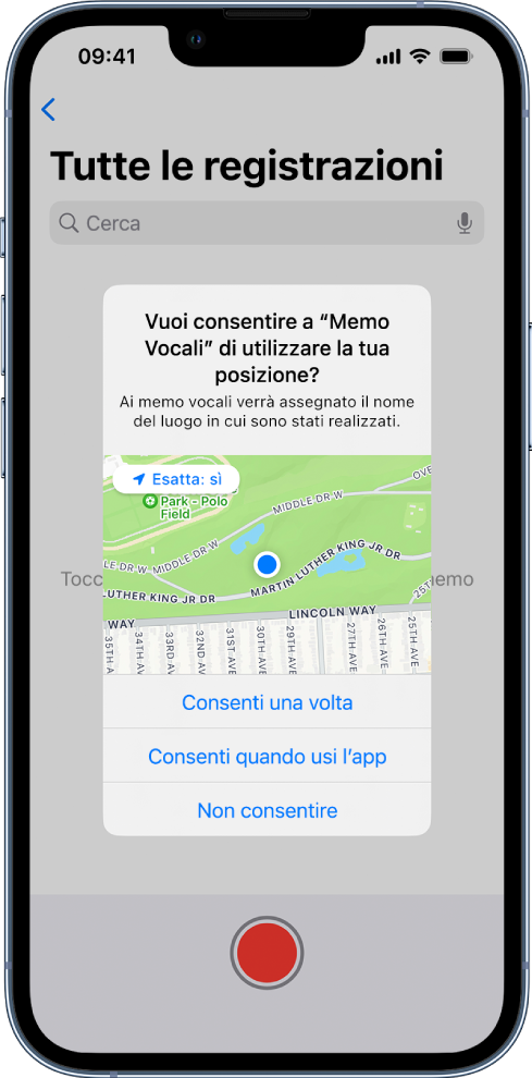 La richiesta proveniente da un'app di utilizzare i dati della posizione su iPhone. Sono mostrate le opzioni “Consenti una volta”, “Consenti quando utilizzi l'app” e “Non consentire”.