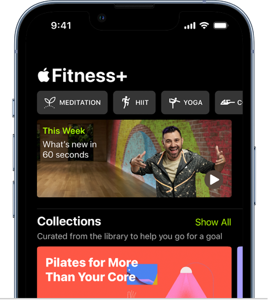 La schermata di Apple Fitness+ che mostra, da sinistra a destra, i vari tipi di allenamento nella parte superiore. Nella sezione “Questa settimana” vengono riprodotti video di 60 secondi dei nuovi allenamenti, trainer e programmi di allenamento che sono stati aggiunti ad Apple Fitness+.