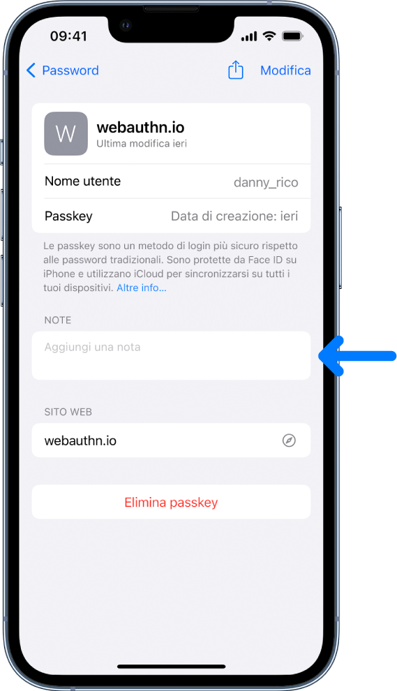 La schermata per l'inserimento della passkey in Portachiavi iCloud, con le informazioni relative alla passkey e un campo per aggiungere e visualizzare le note.