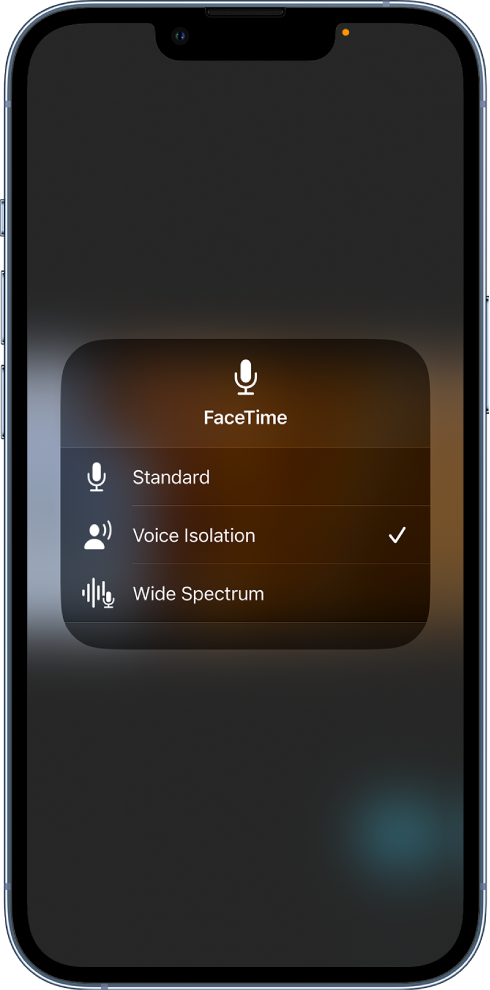 Izvēlnes Control Center Mic Mode iestatījumi FaceTime zvaniem, kur tiek attēloti audio iestatījumi Standard, Voice Isolation un Wide Spectrum.