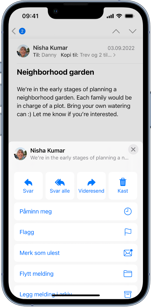 En e-postmelding som viser svaralternativer under. På tvers av midten av skjermen, fra venstre til høyre, vises Svar, Svar alle, Videresend og Slett.
