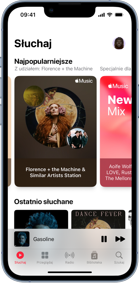 Ekran Słuchaj w aplikacji Muzyka; wyświetlane są grafiki pozycji w sekcjach Ostatnio odtwarzane oraz Najpopularniejsze. Pod nimi znajdują się w narzędzia odtwarzania oraz miniaturka grafiki albumu obecnie odtwarzanego utworu. Aby wyświetlać inne utwory, przesuwaj palcem w lewo lub w prawo.