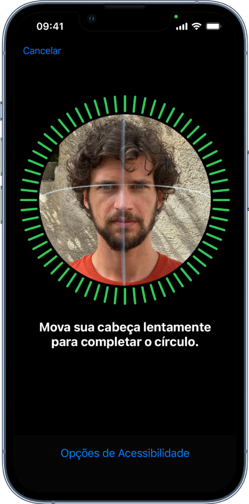 A tela de configuração de reconhecimento do Face ID. Um rosto está aparecendo na tela, rodeado por um círculo. Um texto abaixo instrui o usuário a mover a cabeça lentamente para completar o círculo. Um botão de Opções de Acessibilidade aparece perto da parte inferior da tela.