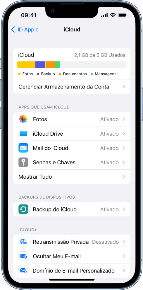 Tela de ajustes do iCloud mostrando o medidor de armazenamento do iCloud e uma lista de apps e recursos, incluindo Fotos e Mail, que podem ser usados com o iCloud.