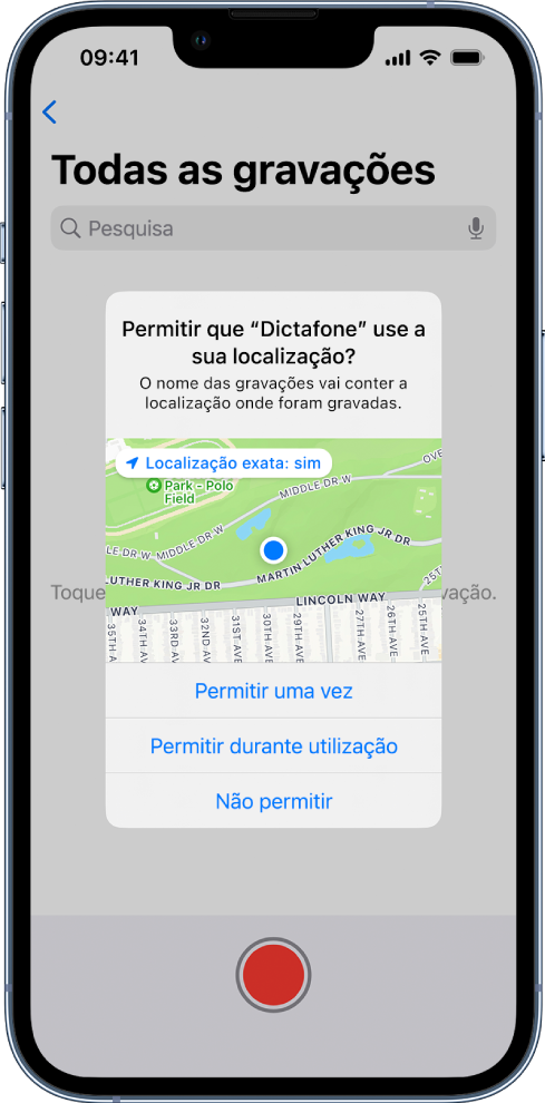 Um pedido de uma aplicação para usar os dados de localização no iPhone. As opções são “Permitir uma vez”, “Permitir durante utilização” e “Não permitir”.