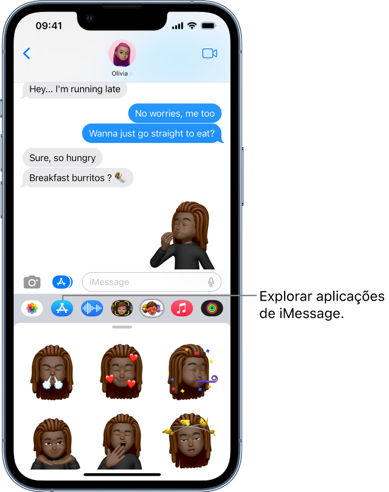 Uma conversa na aplicação Mensagens com o ícone da aplicação para iMessage Memoji selecionado e stickers de Memoji na parte inferior do ecrã.