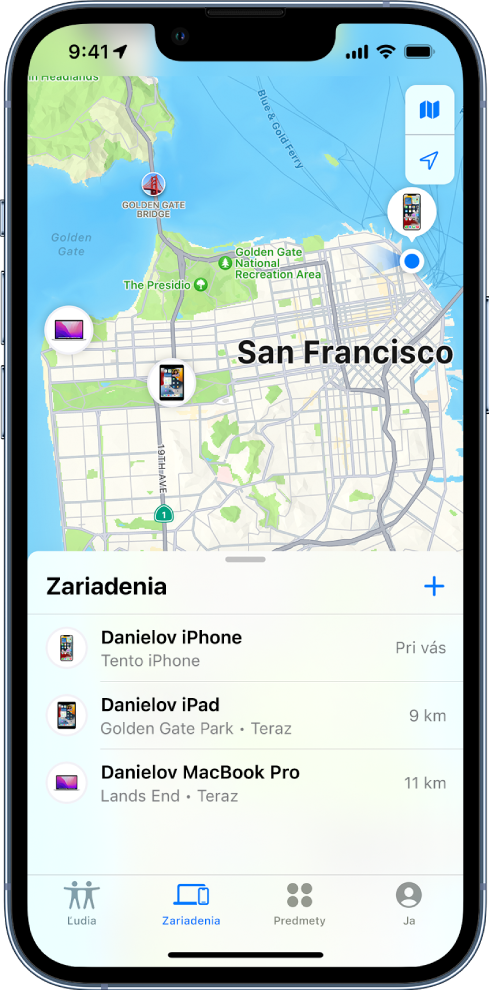 Obrazovka Nájsť s otvoreným zoznamom Zariadenia. V zozname Zariadenia sú tri zariadenia: Dannyho iPhone, Dannyho iPad a Dannyho MacBook Pro. Ich polohy sú zobrazené na mape San Francisca.