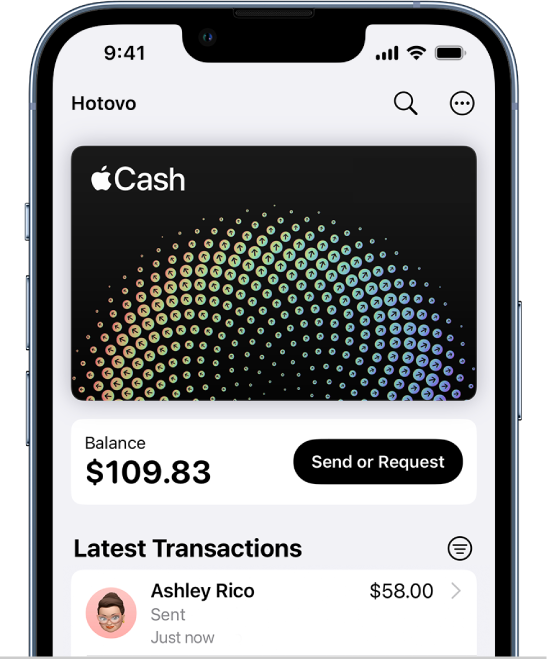 Karta Apple Cash v Peňaženke s tlačidlom Viac vpravo hore, tlačidlami Zaplatiť alebo Požiadať uprostred a s prehľadom posledných transakcií v spodnej časti.
