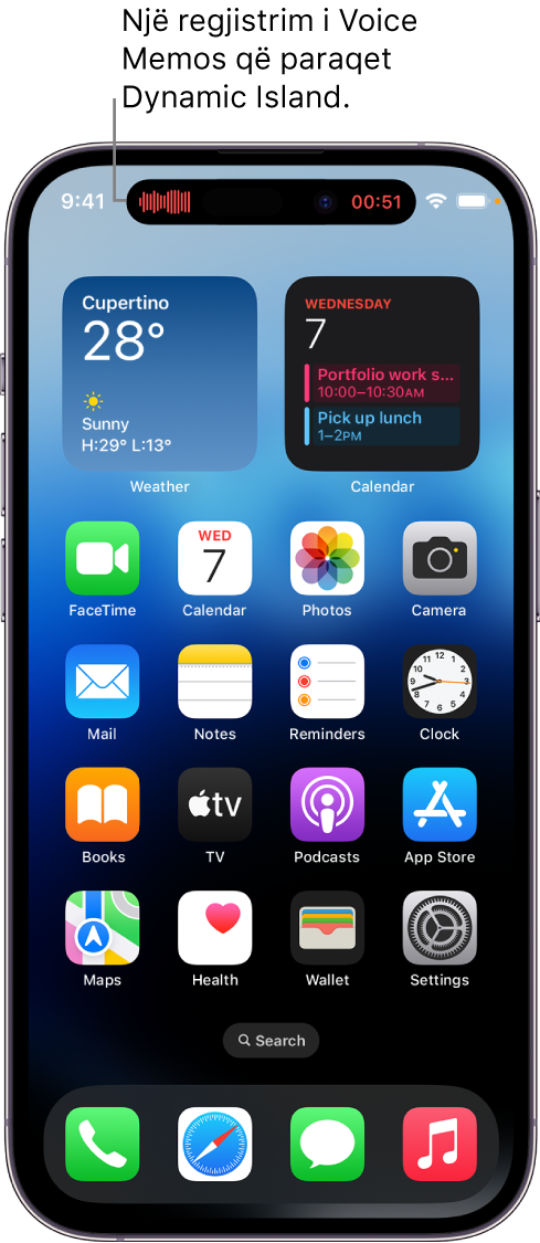 Ekrani Home Screen i telefonit iPhone 14 që shfaq një regjistrim të Voice Memos në Dynamic Island.