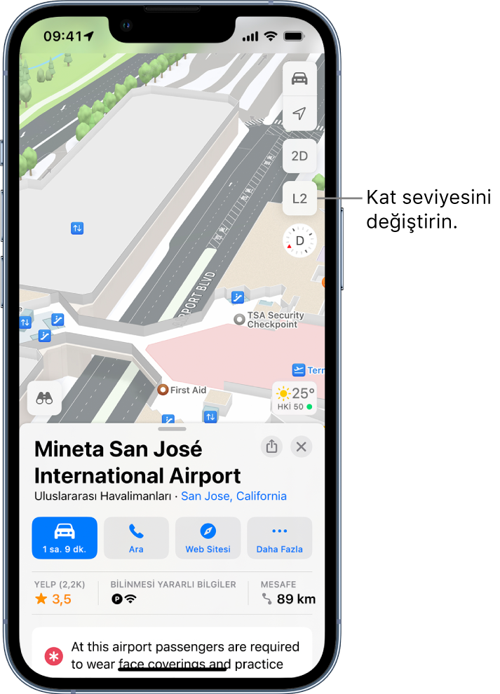 Bir havaalanı terminalinin iç mekân haritası. Harita; güvenlik denetim noktasını, yürüyen merdivenleri, asansörleri ve ilk yardımı gösteriyor.
