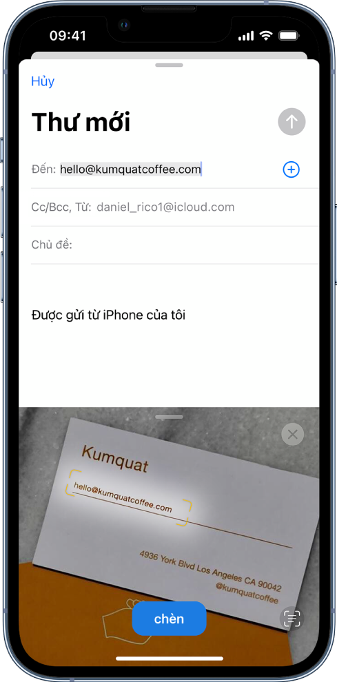 Ở nửa phía dưới của màn hình, có một ảnh danh thiếp với địa chỉ email được chọn. Ở nửa trên của màn hình, có một bản nháp email với địa chỉ email từ ảnh đó được nhập dưới dạng địa chỉ của người nhận.