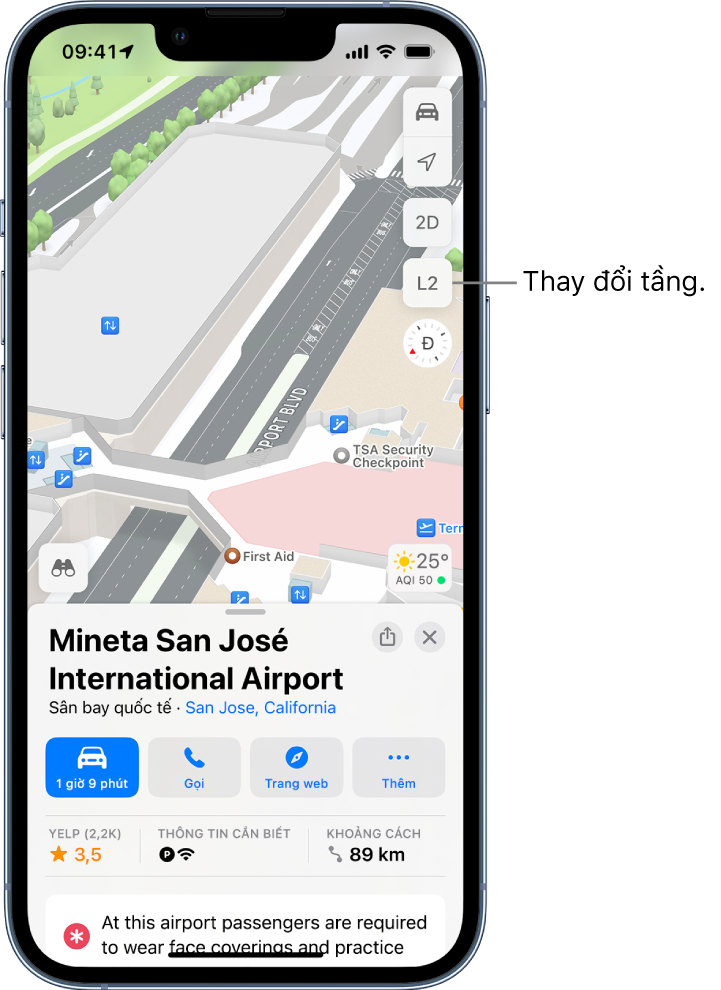 Một bản đồ trong nhà của một sân bay. Bản đồ hiển thị điểm kiểm tra an ninh, thang cuốn, thang máy và sơ cứu.