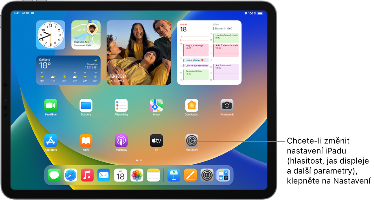Plocha iPadu s ikonami několika aplikací, mimo jiné s ikonou aplikace Nastavení; po klepnutí na tuto ikonu můžete změnit hlasitost zvuku iPadu, jas displeje a další parametry