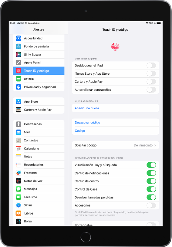 La barra lateral Ajustes está en el lado izquierdo de la pantalla y la opción “Touch ID y código” está seleccionada. En el lado derecho de la pantalla están las opciones para seleccionar qué funciones se pueden desbloquear mediante Touch ID. Las opciones “Desbloqueo del iPad”, “iTunes y App Store”, “Cartera y Apple Pay” y “Autorrelleno de contraseñas” están todas desactivadas.