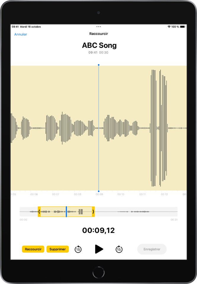 Un enregistrement est en cours d’élagage, avec les poignées d’élagage jaunes encadrant une partie de la forme d’onde audio au bas de l’écran. Un bouton Lecture et la durée de l’enregistrement figurent sous la forme d’onde et les poignées d’élagage.