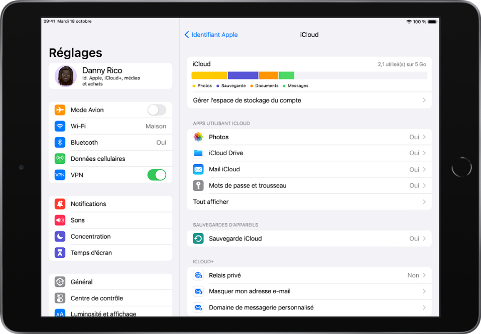 L’écran des réglages d’iCloud montrant l’indicateur d’espace de stockage d’iCloud et une liste d’apps et de fonctionnalités, notamment Mail, Contacts et Messages pouvant être utilisées avec iCloud.