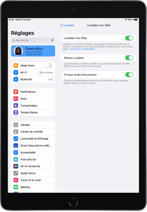 La barre latérale Réglages se trouve sur le côté gauche de l’écran et l’option du haut, avec le nom de l’utilisateur, est sélectionnée. Sur la droite de l’écran se trouvent les options pour choisir quelles fonctionnalités Localiser activer. Localiser mon iPad, Réseau Localiser et Envoyer la dernière position sont activés.