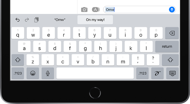 Pesan dengan pintasan teks OMW diketik di bidang teks dan frasa “On my way!” disarankan di bawahnya sebagai teks pengganti.