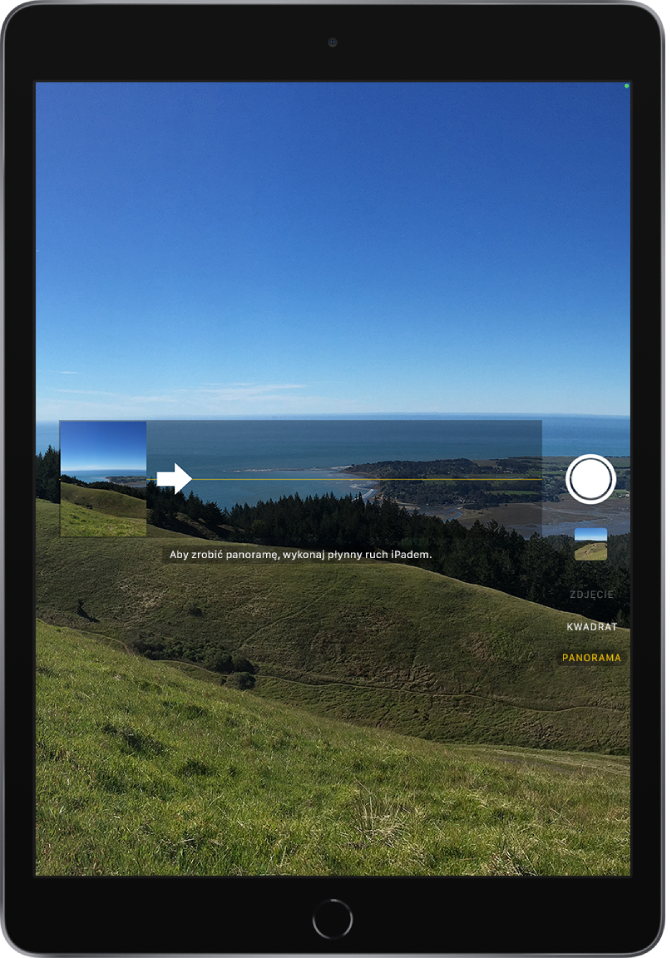 Aplikacja Aparat w trybie Panorama. Strzałka (z lewej strony) wskazująca kierunek ruchu (w prawo).