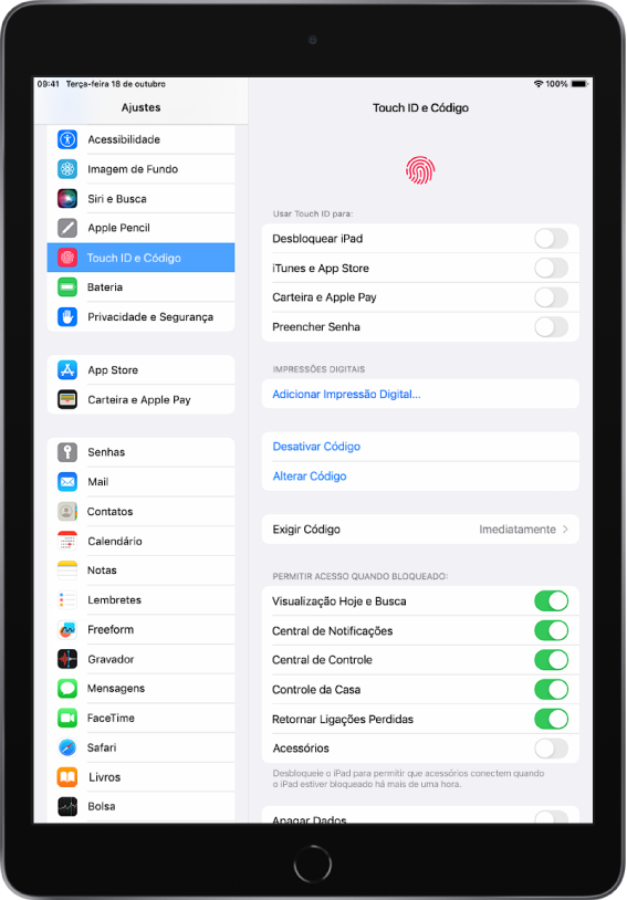 A barra lateral de Ajustes está no lado esquerdo da tela e “Touch ID e Senha” está selecionado. No lado direito da tela estão as opções para escolher quais recursos podem ser desbloqueados com o Touch ID. “Desbloqueio do iPad”, “iTunes e App Store”, “Carteira e Apple Pay” e “Preenchimento Automático de Senha” estão todos desativados.