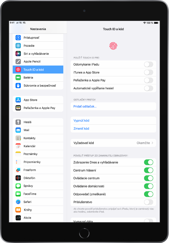 Na ľavej strane obrazovky sa nachádza postranný panel Nastavenia s vybranou možnosťou Touch ID a kód. Napravo sú možnosti na výber funkcií, ktoré je možné pomocou Touch ID odomknúť. Možnosti Odomykanie iPadu, iTunes a App Store, Peňaženka a Apple Pay a Automatické vypĺňanie hesiel sú vypnuté.