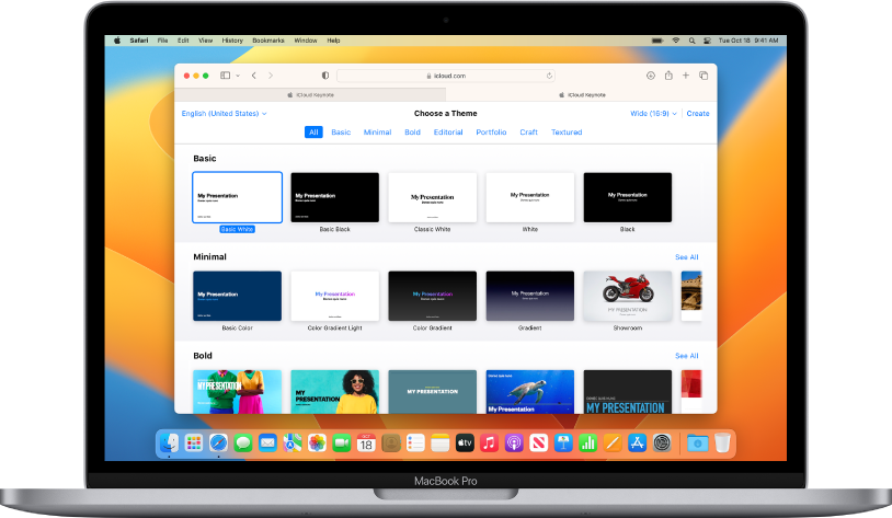 מחשב MacBook Pro עם בורר ערכות&nbsp;הנושא של Keynote פתוח במסך. ערכת הנושא ״בסיסי״ הראשונה מסומנת, ערכות נושא בסיסיות נוספות מופיעות לצידה וערכות נושא מוגדרות מראש מופיעות מתחתיה בשורות לפי קטגוריה.