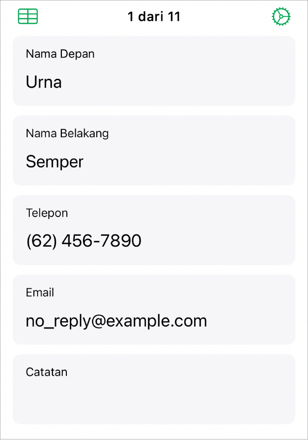 Satu catatan di formulir dengan bidang untuk nama, nomor telepon, email, dan lainnya. Selain itu, kontrol untuk melihat tabel yang ditautkan dan kontrol pengaturan formulir.