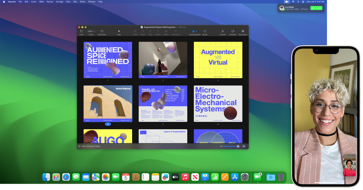 Keynote 윈도우가 열려 있는 Mac 데스크탑 근처에 있는 iPhone의 FaceTime 통화. Mac의 오른쪽 상단 모서리에 FaceTime 통화를 Mac으로 전환하는 버튼이 있음.