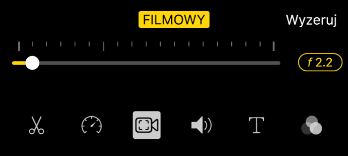 Suwak Głębia ostrości dostępny, gdy stukniesz w przycisk Efekt filmowy.