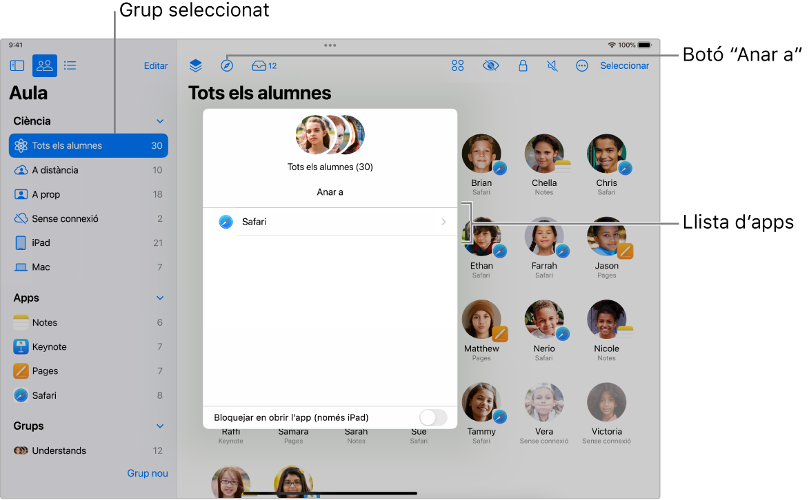 Una finestra de l’app Aula a l’iPad amb el botó Navegar destacat i un grup d’alumnes seleccionat. El tauler Navegació mostra dues destinacions: Llibres i Safari.