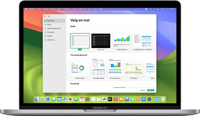 En MacBook Pro med Numbers-temavelgeren på skjermen. Alle maler-kategorien er markert til venstre, og forhåndsdesignede maler vises til høyre i rader etter kategori.