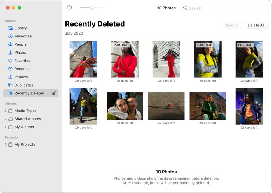사이드바에서 선택한 ‘최근 삭제된 항목’ 및 오른쪽에 표시된 최근 삭제된 항목을 보여주는 사진 앱 윈도우.