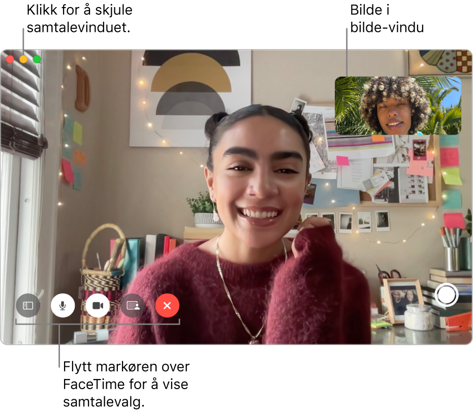 Flytt markøren over FaceTime-vinduet for å se Sidepanel-, Lyd av-, Video av-, Skjermdeling-, Avslutt anrop- og Live Photo-knappene. Klikk på den midterste knappen øverst til venstre for å skjule samtalevinduet. Bilde i bilde-vinduet vises øverst til høyre.