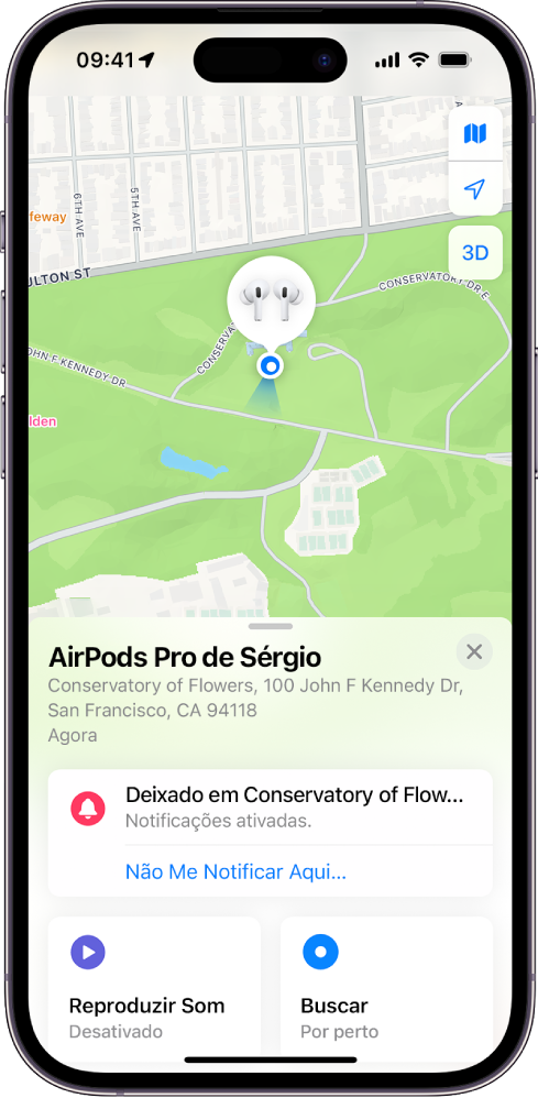 Uma tela do app Buscar no iPhone. A localização dos AirPods é mostrada em um mapa de São Francisco, com um endereço listado e as opções Reproduzir Som e Buscar.