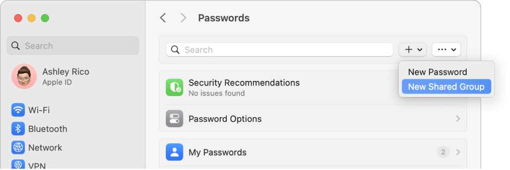 „System Settings“ polangyje „Passwords“ rodoma su trimis žmonėmis bendrinamų slaptažodžių grupė.