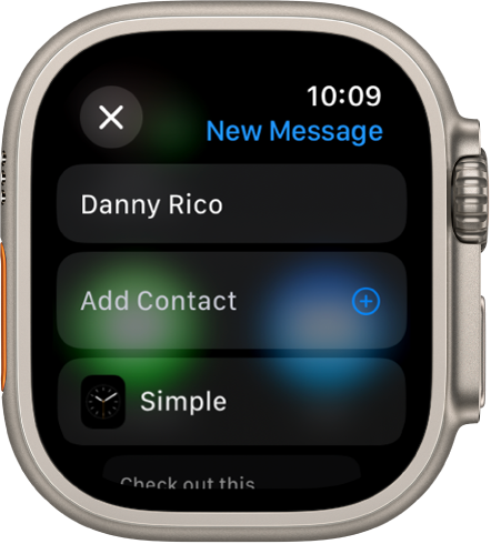 Екранът на Apple Watch, показващ циферблат, който споделя съобщение с името на получателя в горния край. Отдолу са бутон Добави контакт и името на циферблата.
