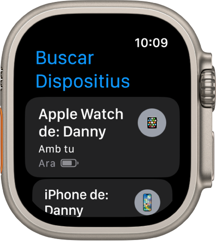 L’app Buscar Dispositius mostra dos dispositius: un Apple Watch i un iPhone.