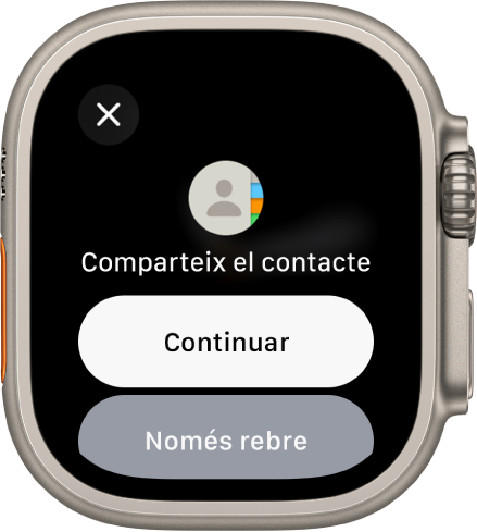 La pantalla del NameDrop amb dos botons: “Continuar”, que serveix per rebre un contactes i per compartir el teu, i “Només rebre”, que serveix per rebre només la informació de contacte d’una altra persona.