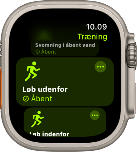 Skærmen Træning med træningen Løb udenfor fremhævet. Øverst til højre for træningens navn vises knappen Mere.
