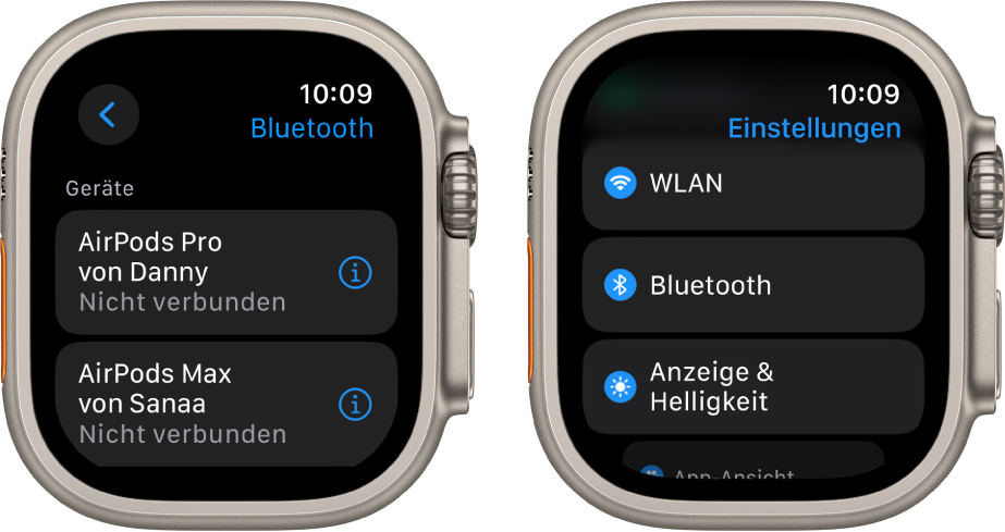 Zwei Displays nebeneinander. Links sind zwei verfügbare Bluetooth-Geräte zu sehen: AirPods Pro und AirPods Max, beide sind nicht verbunden. Rechts ist der Bildschirm „Einstellungen“ mit einer Liste zu sehen, die die Tasten „WLAN“, „Bluetooth“ und „Anzeige & Helligkeit“ enthält.