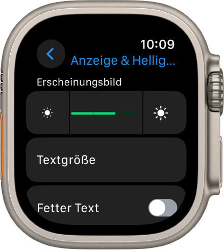 Die Einstellung „Anzeige & Helligkeit“ auf der Apple Watch: Oben befindet sich der Regler „Helligkeit“ und darunter die Taste „Textgröße“.