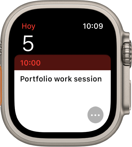 La pantalla de Calendario con un evento con fecha, hora y título. Abajo a la derecha se muestra el botón Más.