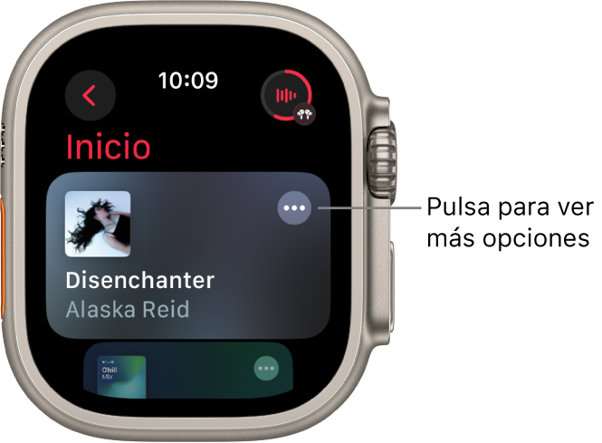 La app Música muestra la pantalla Inicio con un álbum. A la derecha se muestra el botón “Más opciones”. Arriba a la derecha está el botón “Ahora suena”. Arriba a la izquierda está el botón Atrás.