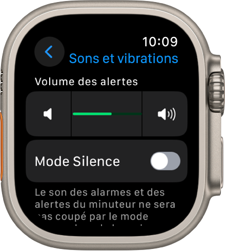 Les réglages Sons et vibrations de l’Apple Watch qui affichent le curseur Volume des alertes en haut et le bouton Mode Silence en dessous.