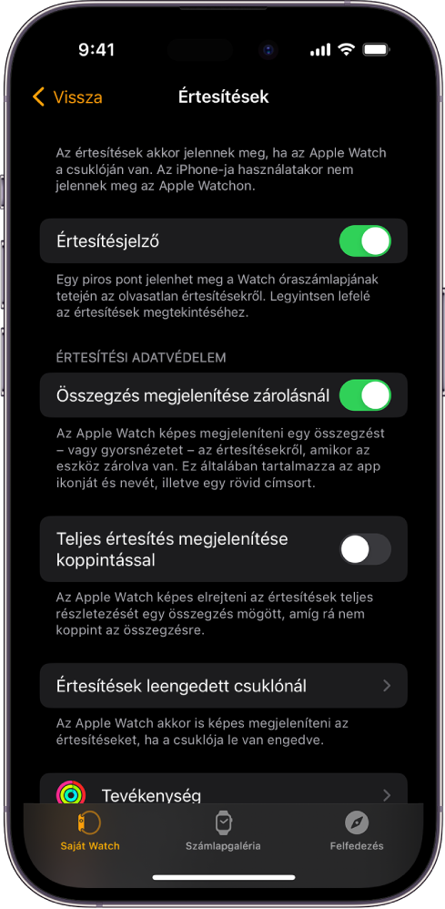 Az Értesítések képernyő az iPhone-on lévő Apple Watch appban az értesítések forrásaival.