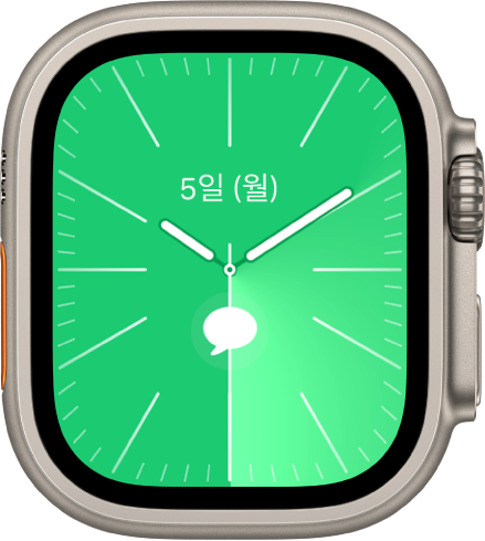중앙 상단에 날짜, 그 아래에 메시지 컴플리케이션이 표시된 태양 아날로그 시계 페이스.
