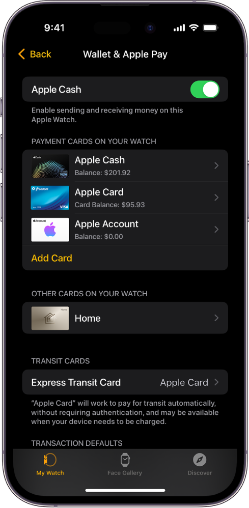 „Wallet“ ir „Apple Pay“ ekranas „iPhone“ programoje „Apple Watch“. Ekrane rodomos į „Apple Watch“ įtrauktos kortelės, naudoti pasirinkta kortelė ir numatytieji transakcijų nustatymai.