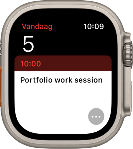Een Agenda-scherm met een activiteit met een datum, tijd en titel. Rechtsonderin staat de knop 'Meer'.