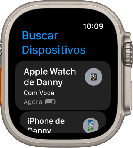 O app Buscar Dispositivos mostrando dois dispositivos: um Apple Watch e um iPhone.