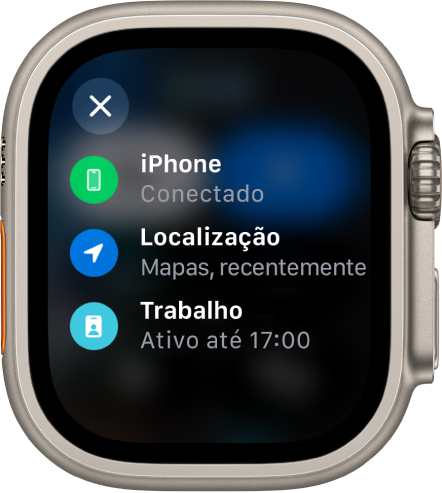 Estado da Central de Controle mostrando o iPhone conectado, a Localização usada recentemente pelo app Mapas, e o foco Trabalho ativado até as 17 horas.